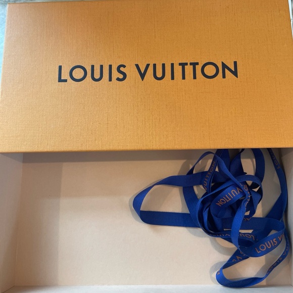 Louis Vuitton Drawer Gift Box 10X5.5x2 With Blue Ribbon - Picture 3 of 5